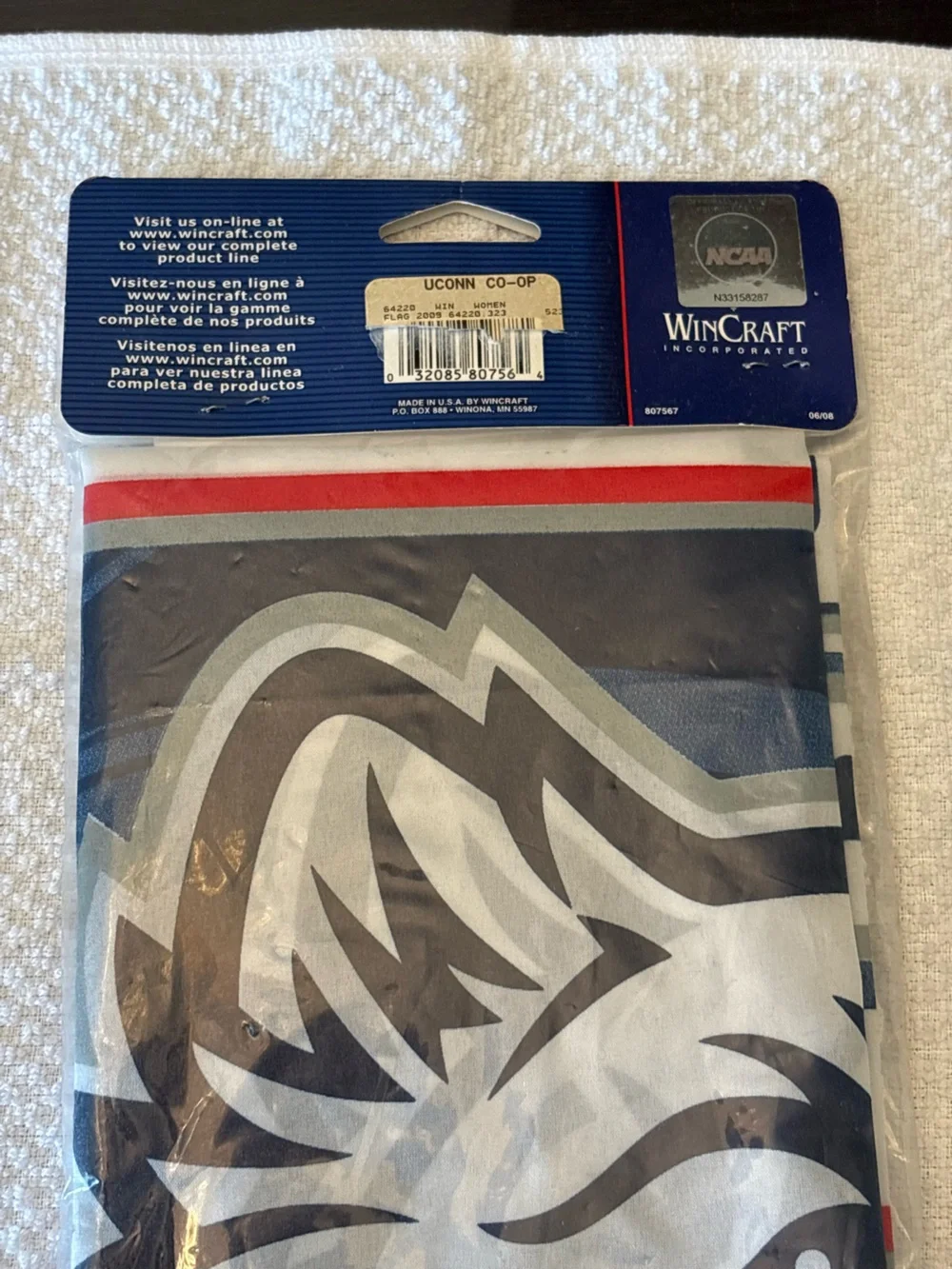 Wincraft Huskies 2009 Champions Vertical Flag - White/Black/Red